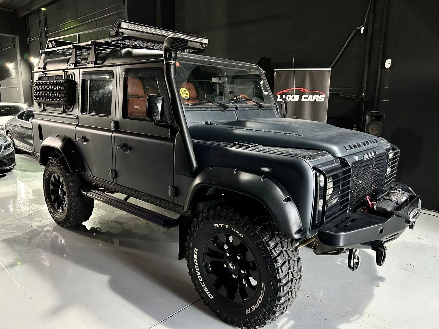 Land Rover Defender 110 SW E - Imagen 4