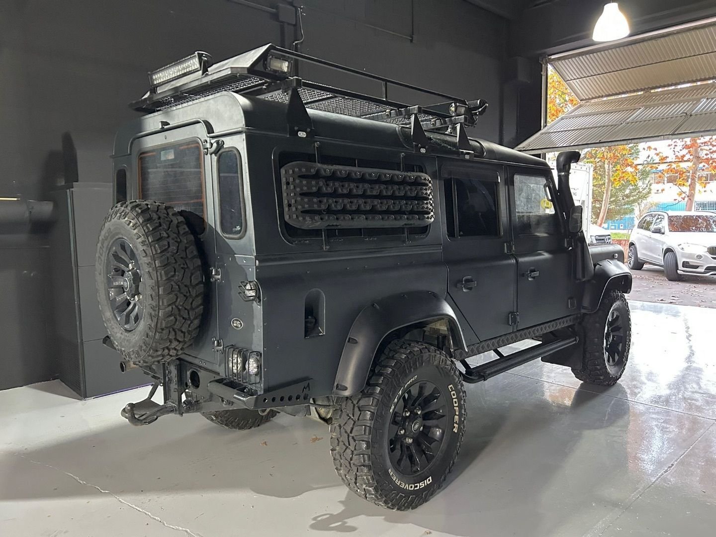 Land Rover Defender 110 SW E - Imagen 5